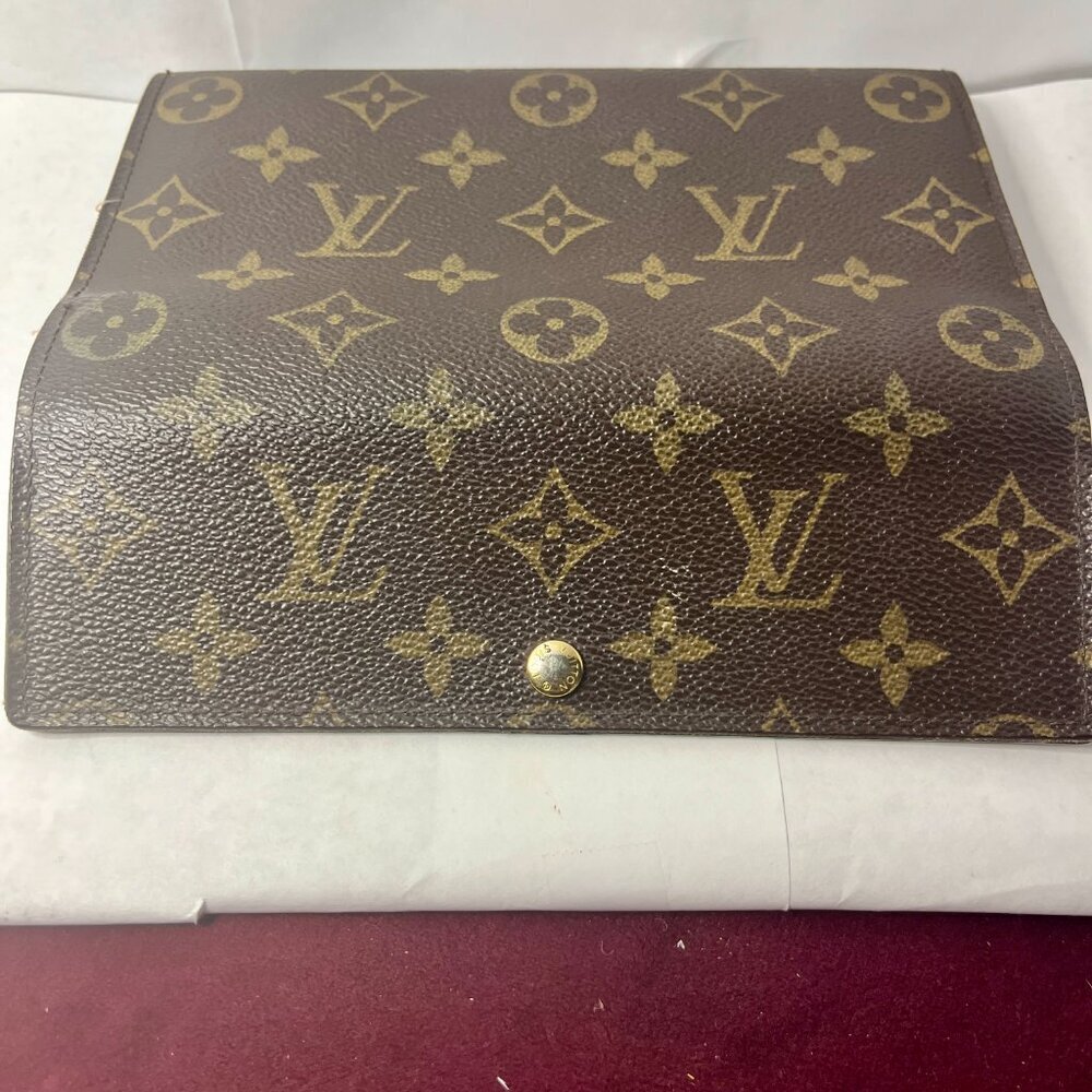 Louis Vuitton Monogram Sarah Wallet w Dust Bag and Box Pre-loved - Picture 14 of 14